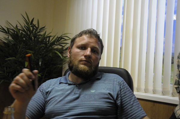 Олег Пахомов