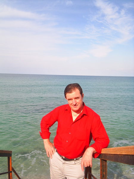 Александр Литвинов