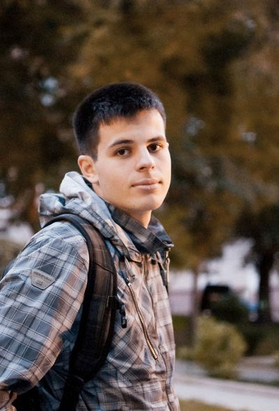 Даниил Олейников