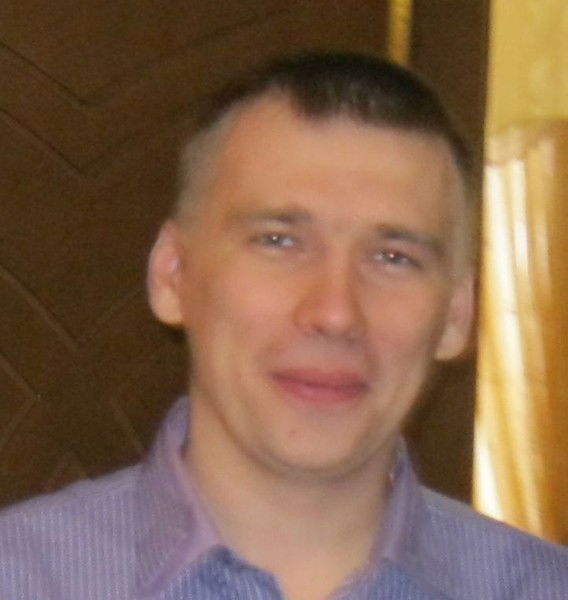 Максим Попов