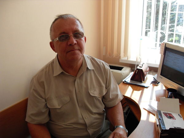 Владимир Петров