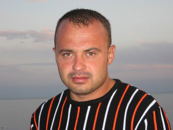 Андрей Попов