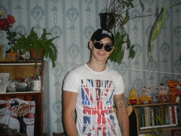 Саша Белоус