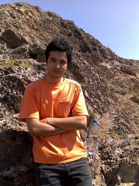 Нодирбек Максумов