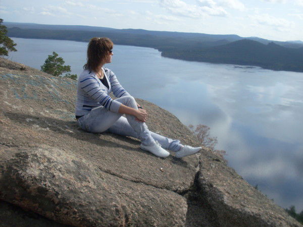 Аня Захарова