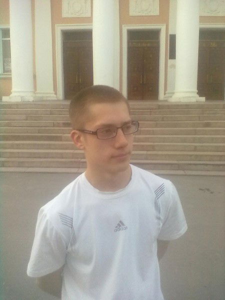 Денис Власов