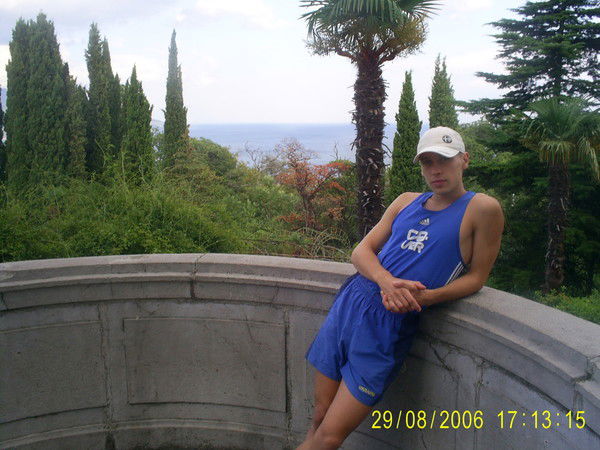 Антон Симонов