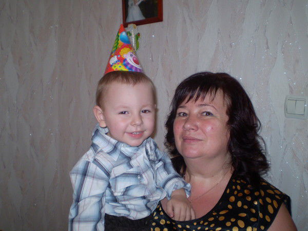 Олена Костюк