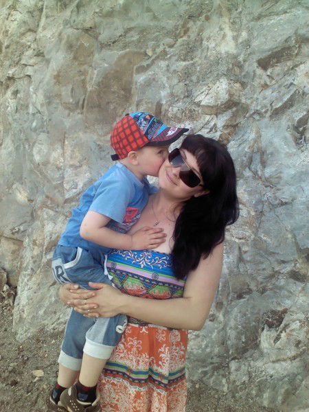 Александра Костоланова