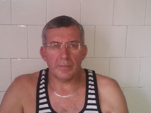 Александр Пивоваров