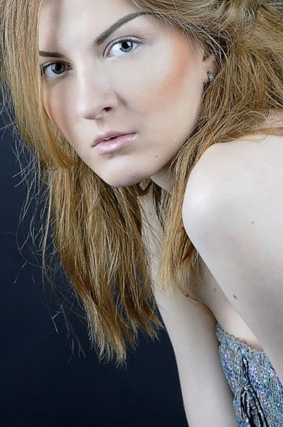 Елена Попова