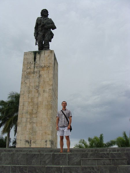 Максим Попов