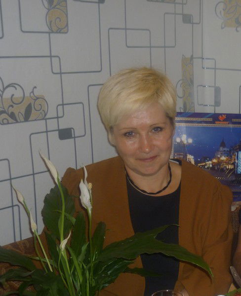 Любовь Попова