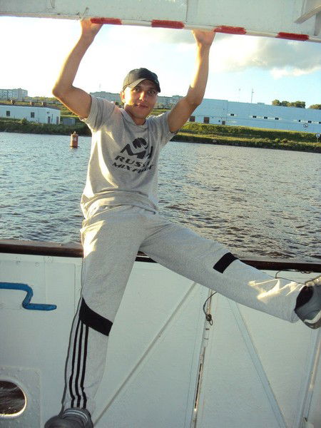 Анатолий Головнёв