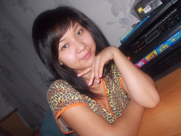 Лола Исхакова