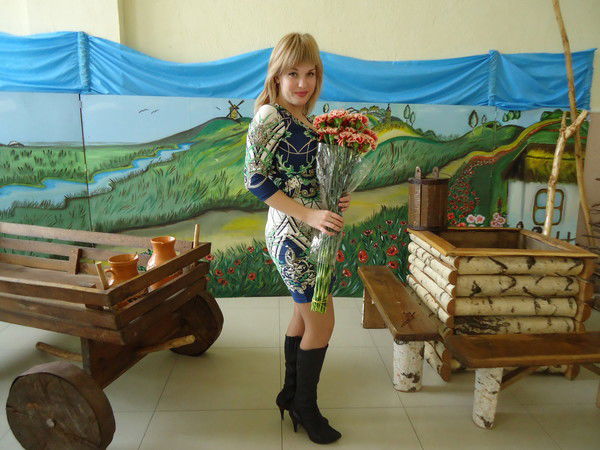 Яна Вельможная