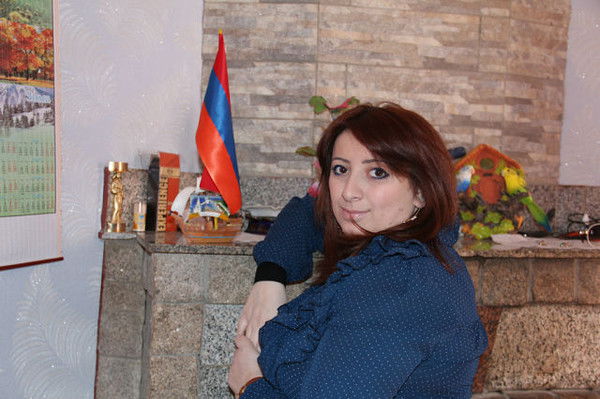 Наира Микаелян