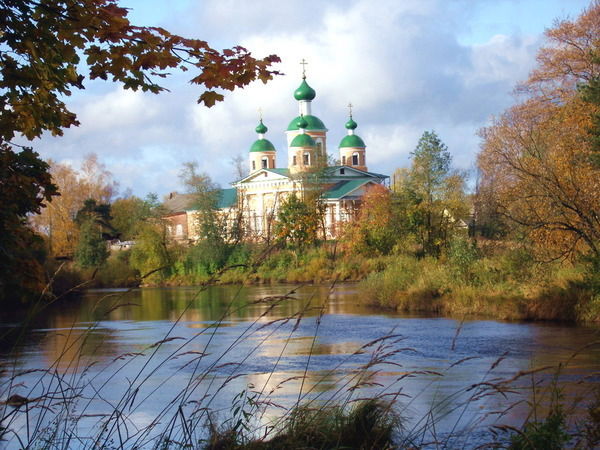 Людмила Петрова