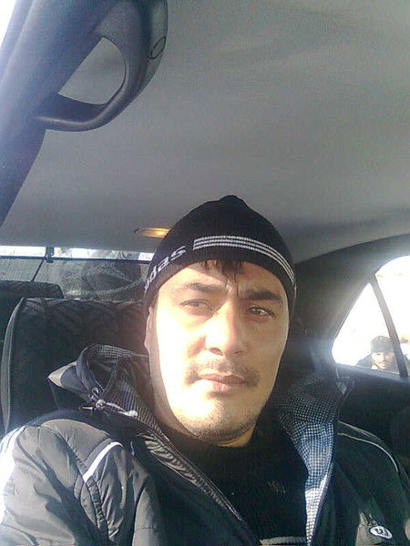 Рустам Султонов