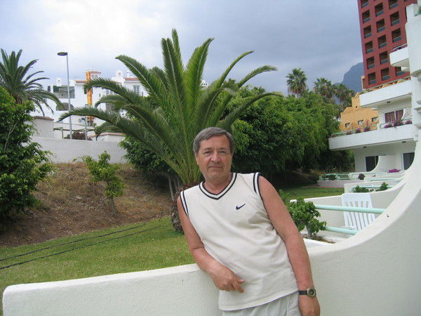 Александр Знаменский