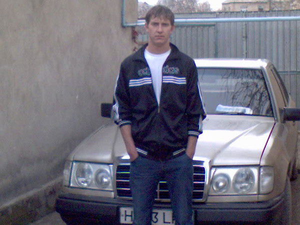 Олег Мирошниченко