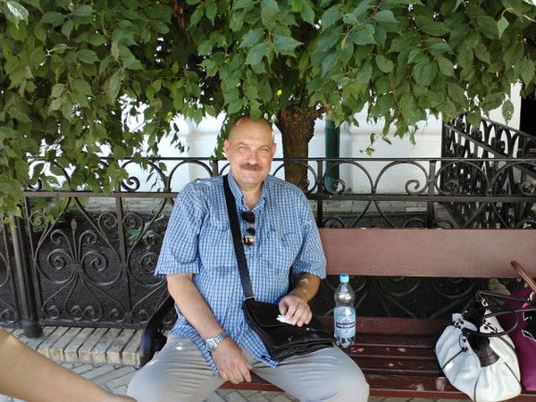 Анатолий Монахов