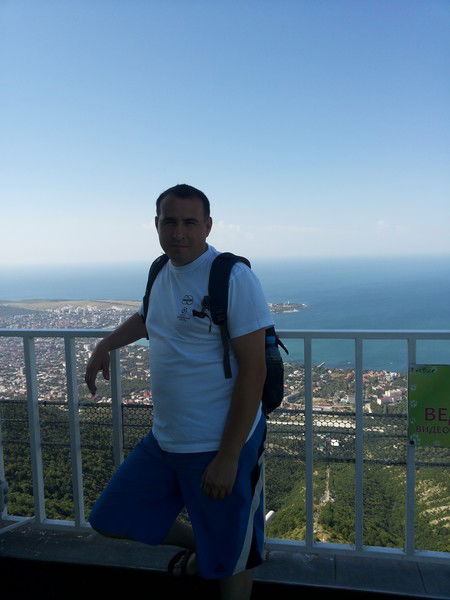 Виктор Иванов