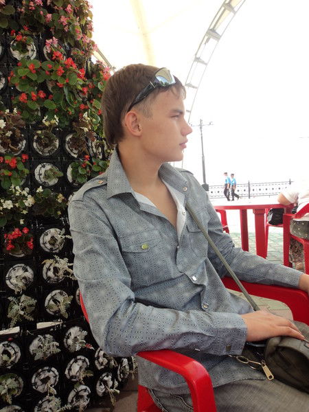 Александр Киянов