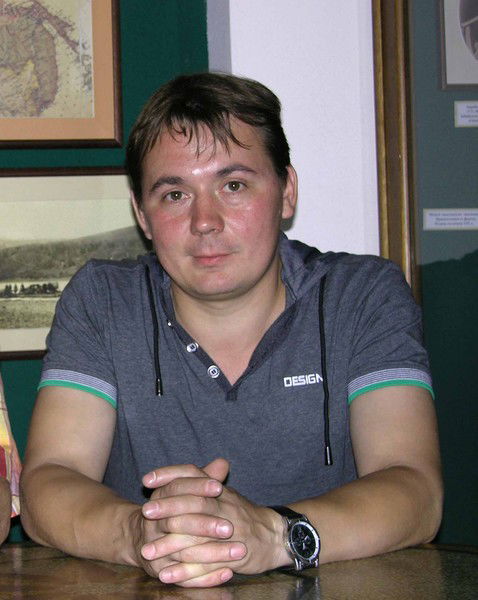 Владимир @.ru