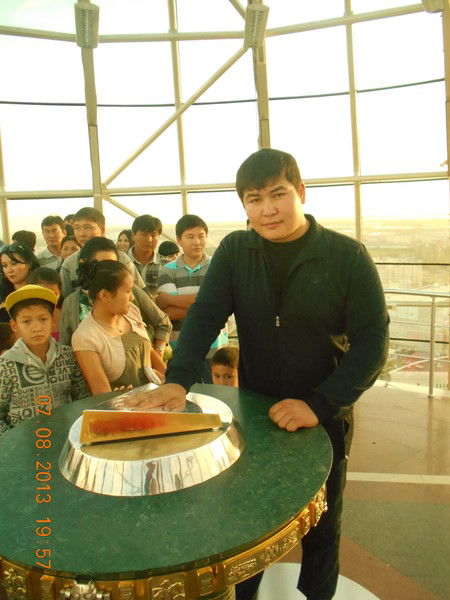 Нуржан Шарiпханов