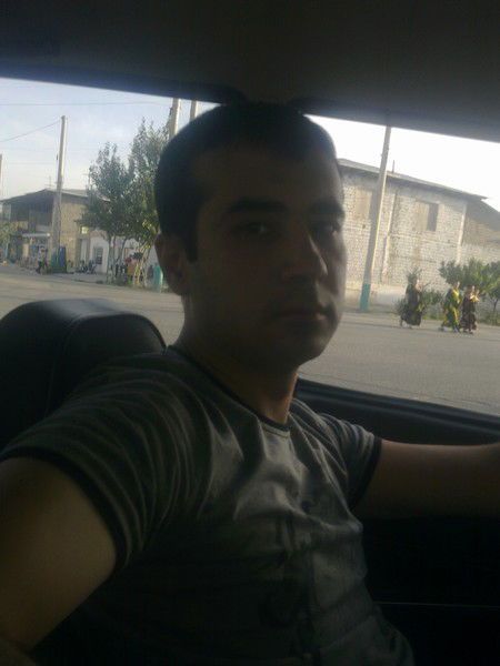 Отабек Шарипов