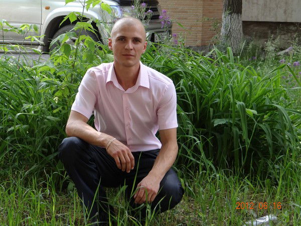 Олег Новиков