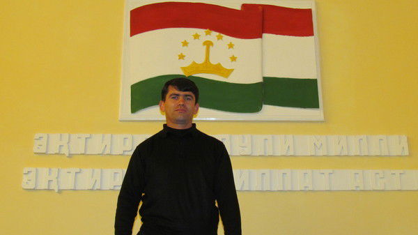 Илхом Азизов