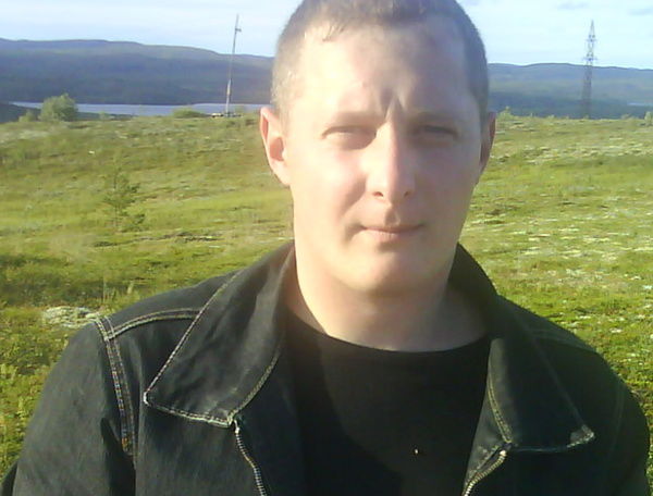 Павел Сухов