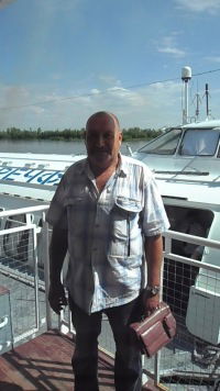 Михаил Офицеров