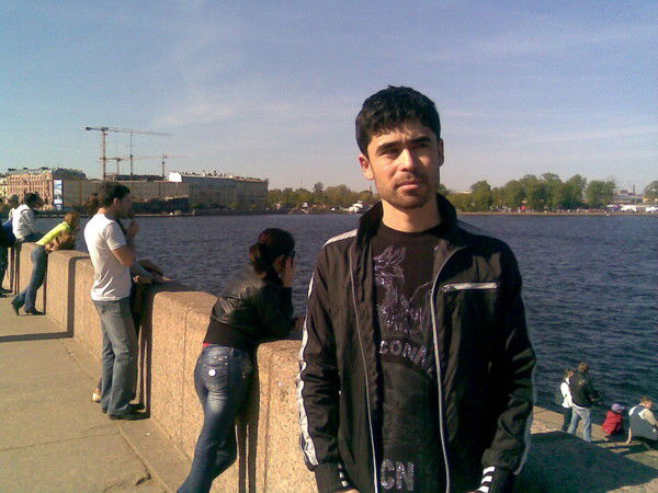 Парвиз Ахмадзод