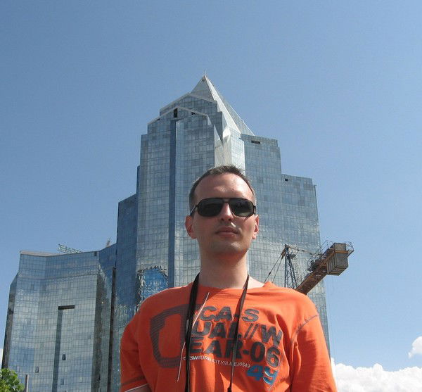 Влад Кошелев