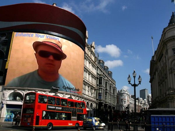 Виталий Петров