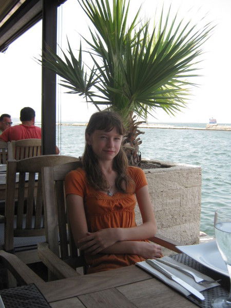 Яна Романова