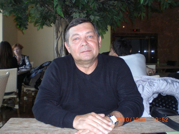 Александр Арестов