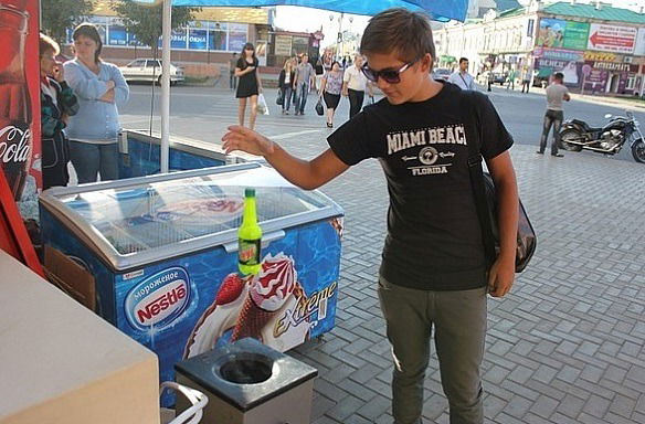 Максим Серов