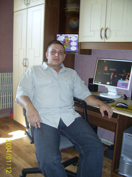 Олег Кирсанов