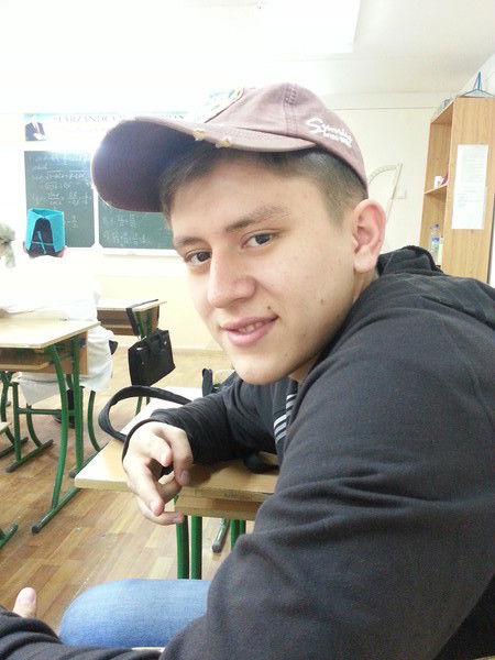 Диёр Абзаловツ