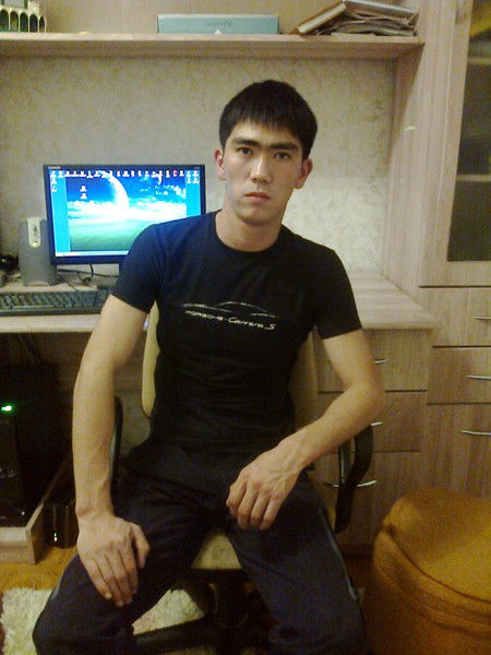 Аскар Есимханов