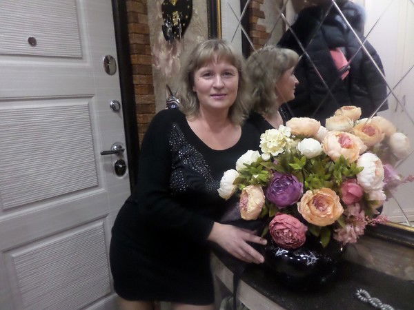 Елена Попова