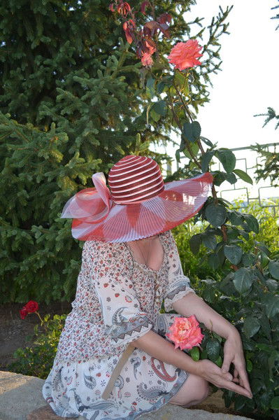 Елена Захарова