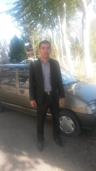 Зохид Акбаров