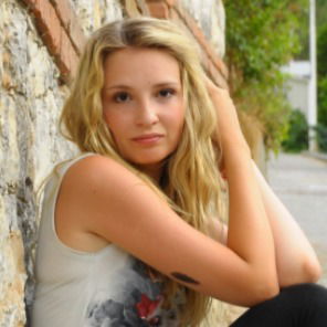 Юля Лакомская