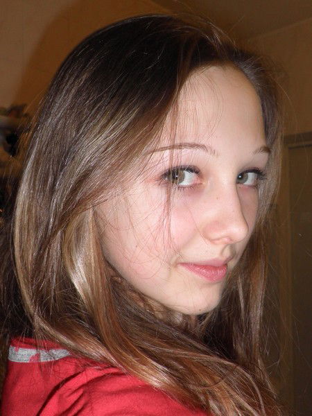 Лена Попова