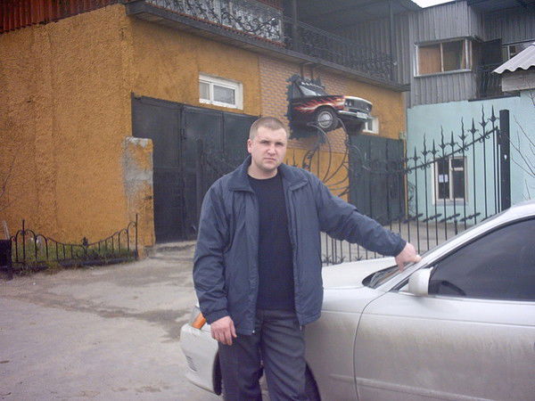 Игорь Тихонов